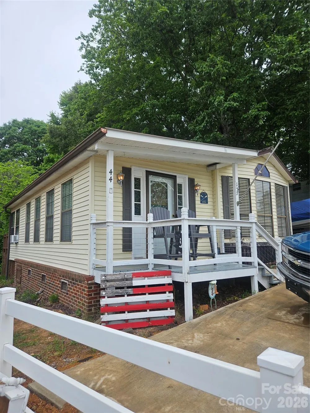 157 Dogwood Circle New London, NC 28127