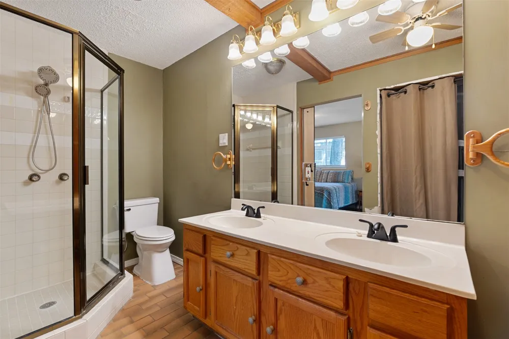 104 Oakcrest Court Trinidad, TX 75163