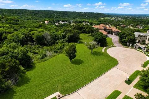 2132 Grand View Court