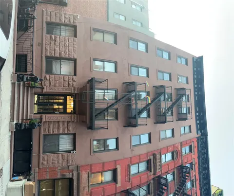 25 Leroy Street #15