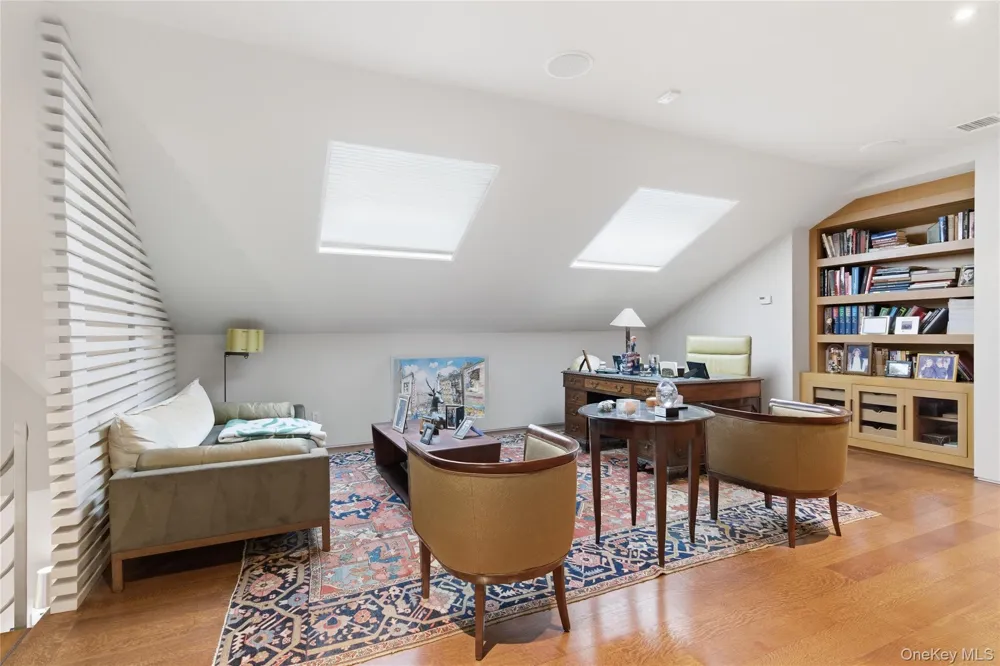 93 Hoaglands Lane Old Brookville, NY 11545