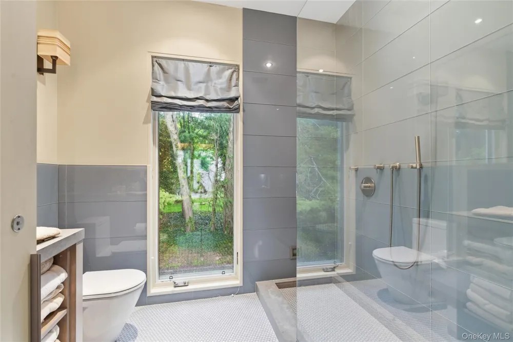 93 Hoaglands Lane Old Brookville, NY 11545