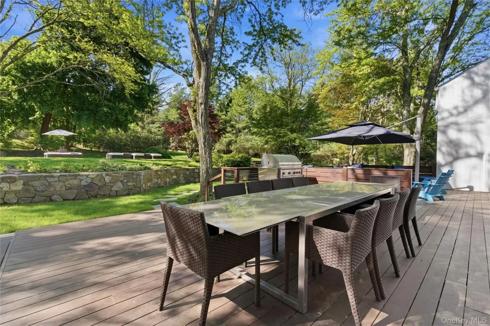 93 Hoaglands Lane Old Brookville, NY 11545