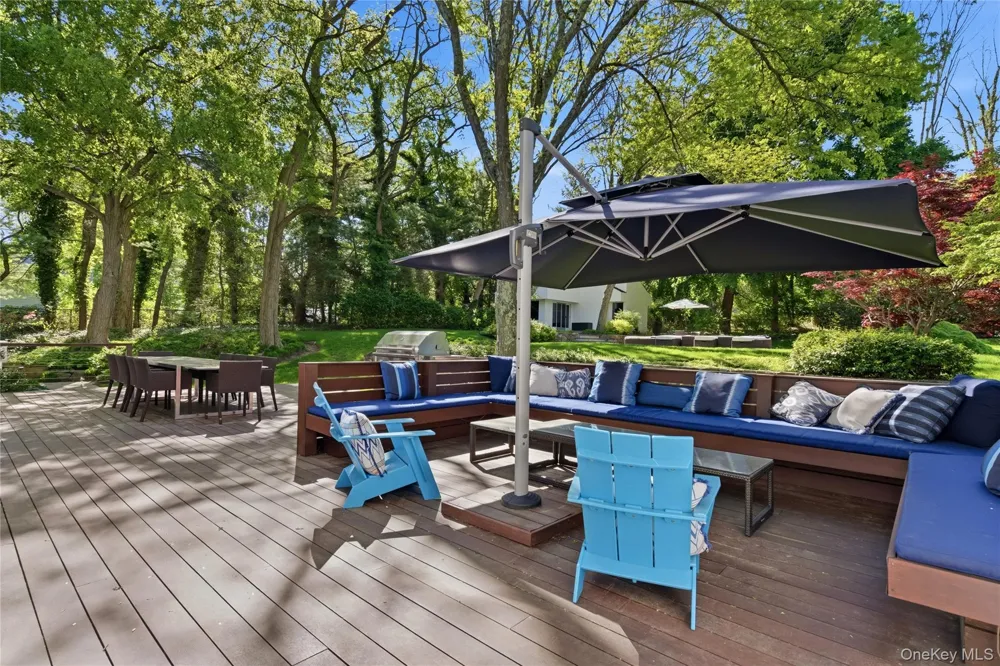 93 Hoaglands Lane Old Brookville, NY 11545