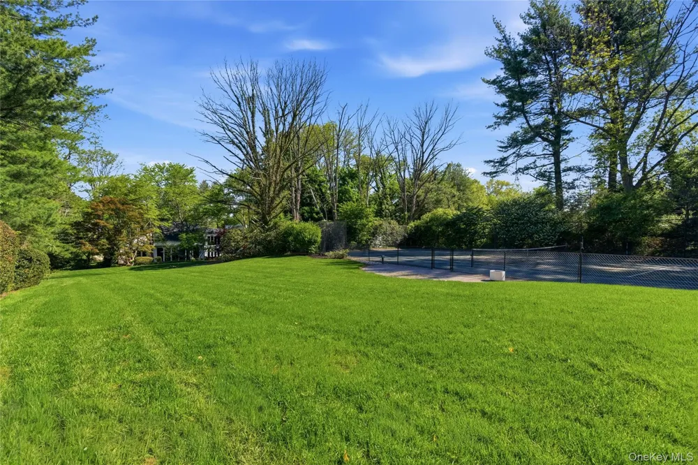 93 Hoaglands Lane Old Brookville, NY 11545
