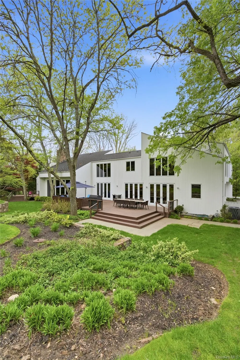 93 Hoaglands Lane Old Brookville, NY 11545