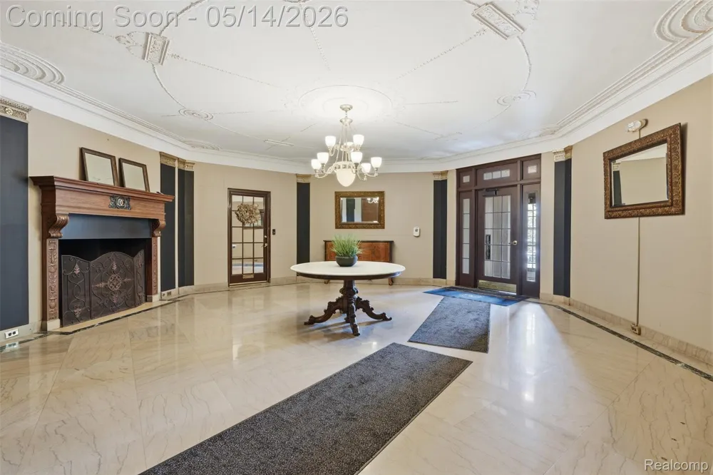 2900 E Jefferson #602 Detroit City, MI 48207