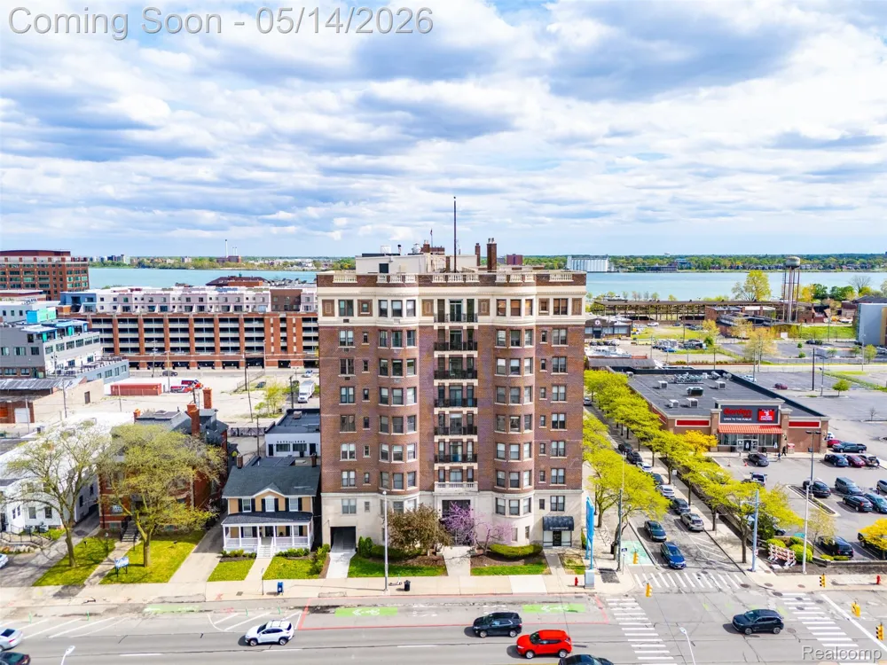 2900 E Jefferson #602 Detroit City, MI 48207