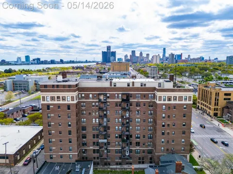 2900 E Jefferson #602