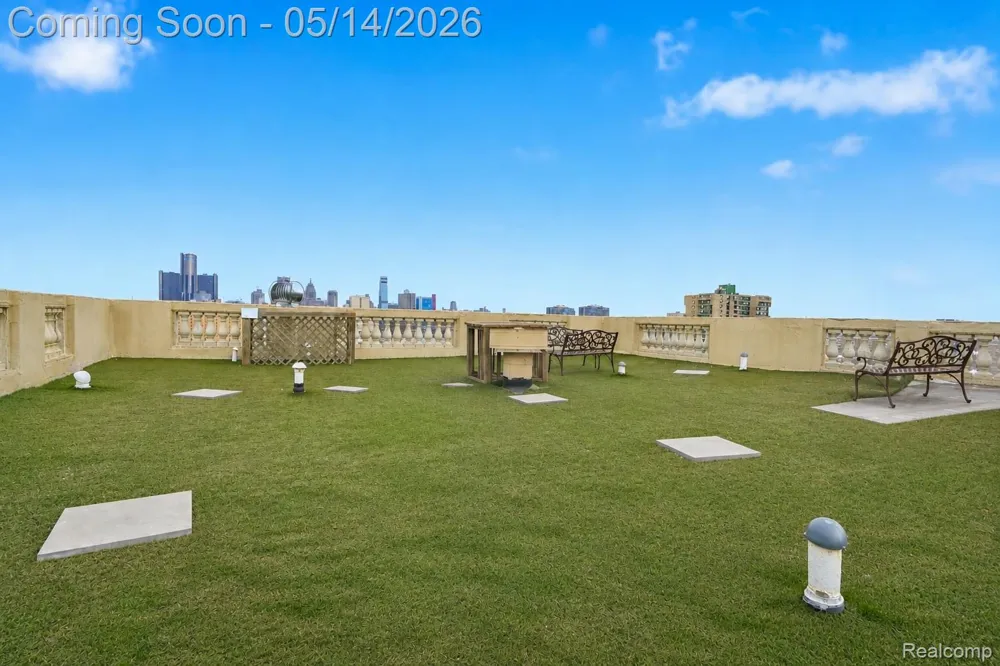 2900 E Jefferson #602 Detroit City, MI 48207