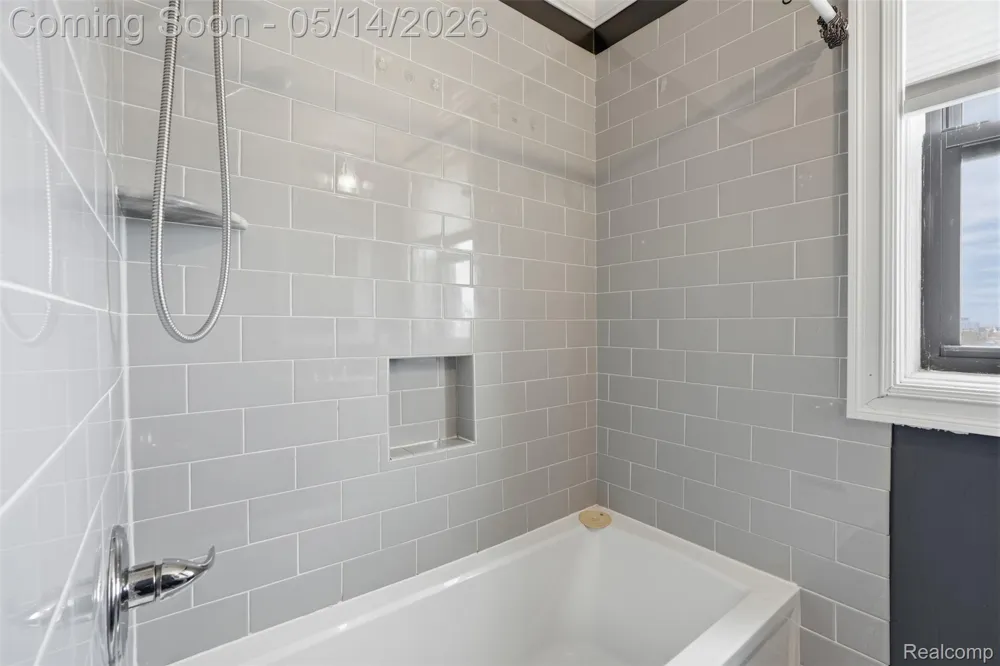 2900 E Jefferson #602 Detroit City, MI 48207