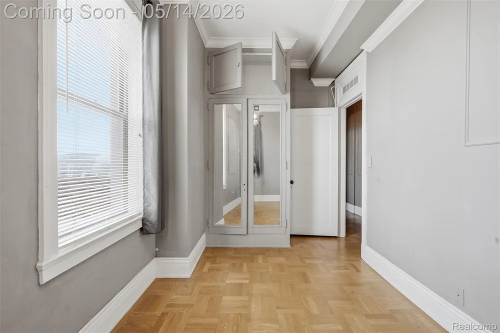 2900 E Jefferson #602 Detroit City, MI 48207