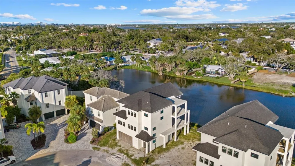 6901 BOCHI CIRCLE Sarasota, FL 34242
