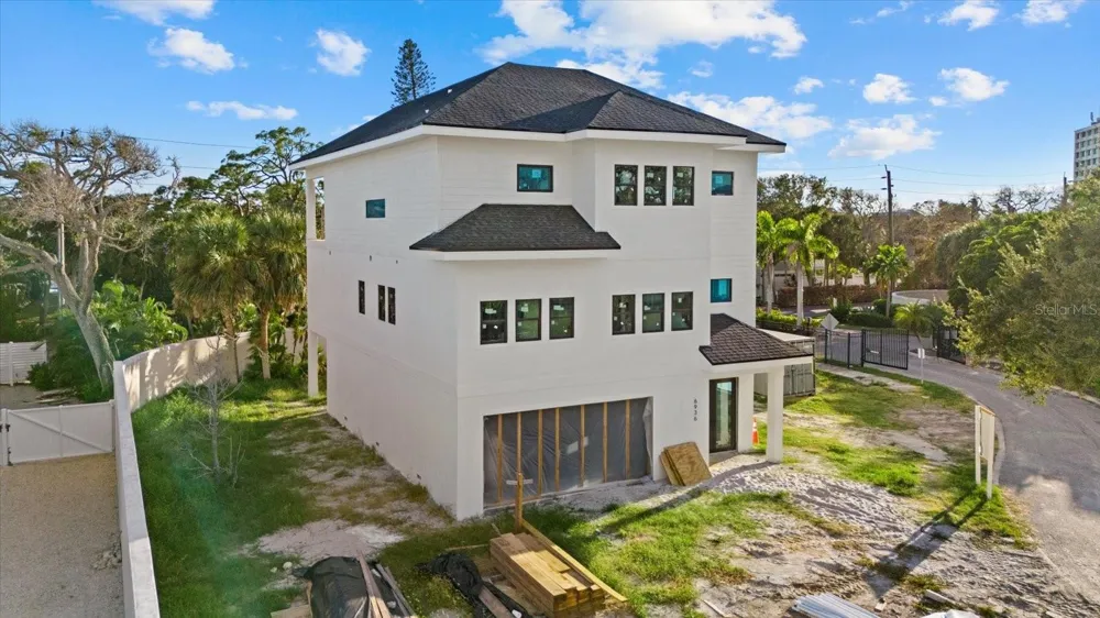 6901 BOCHI CIRCLE Sarasota, FL 34242