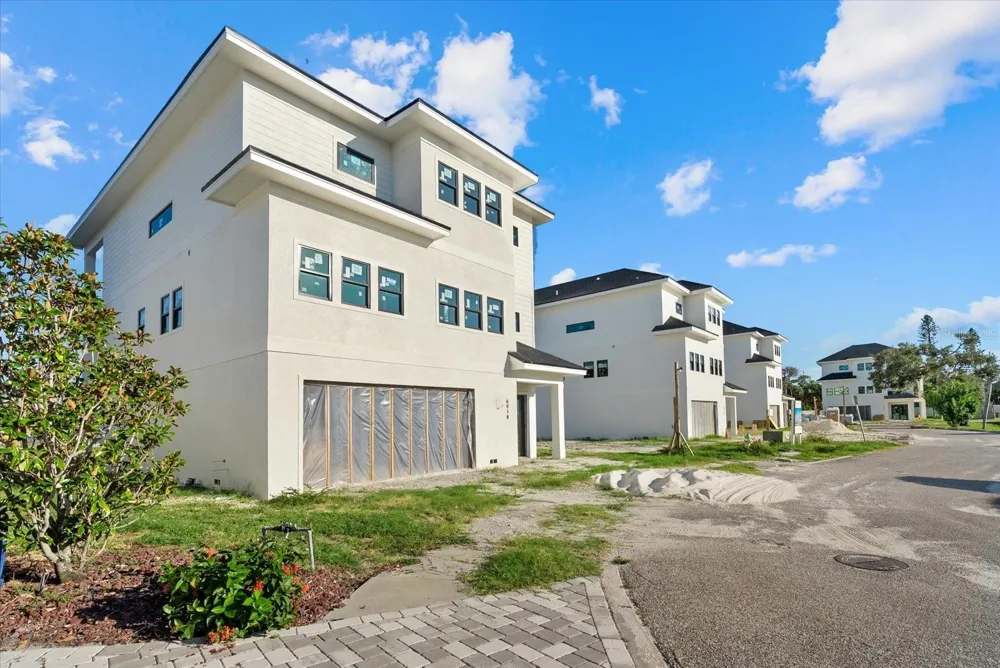 6901 BOCHI CIRCLE Sarasota, FL 34242