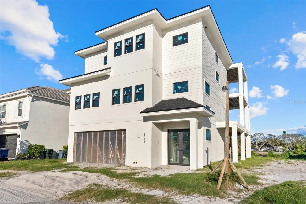 6901 BOCHI CIRCLE Sarasota, FL 34242