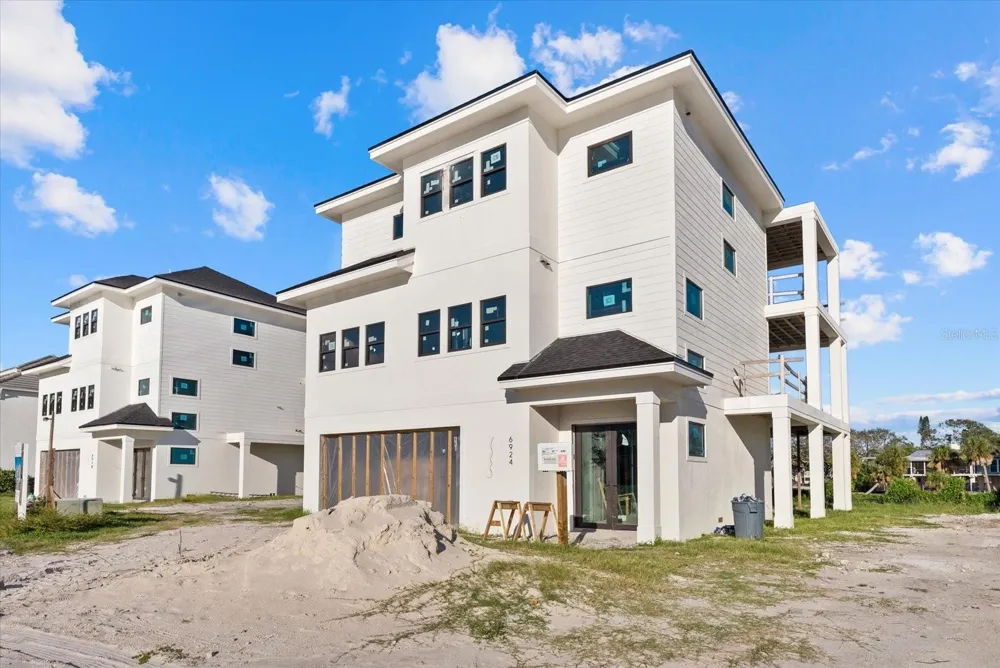 6901 BOCHI CIRCLE Sarasota, FL 34242