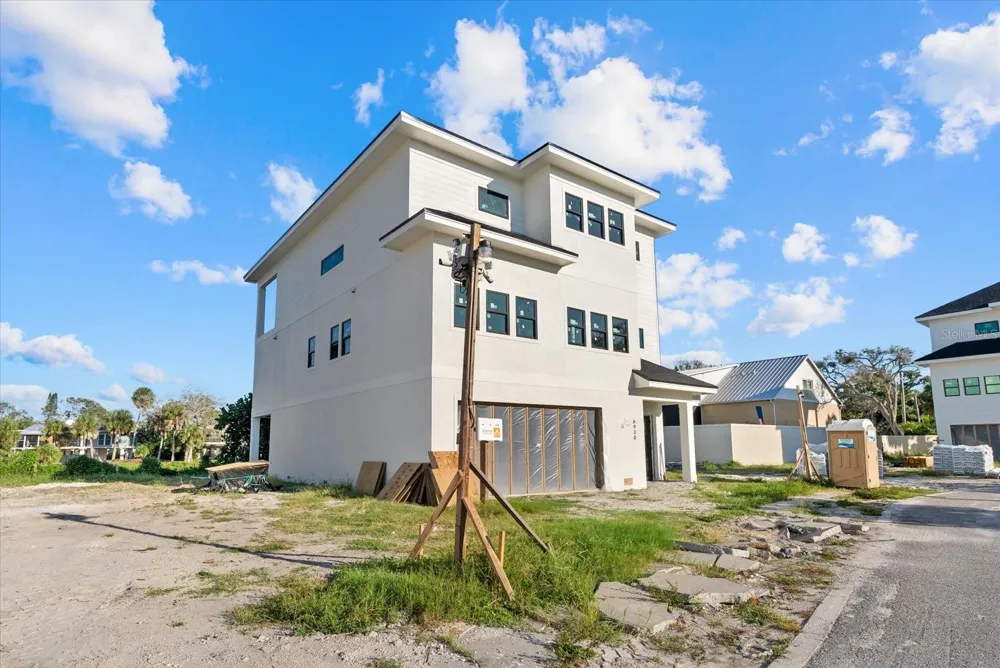 6901 BOCHI CIRCLE Sarasota, FL 34242