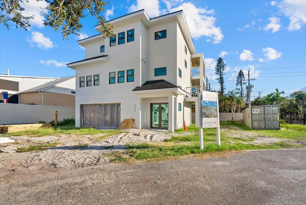 6901 BOCHI CIRCLE Sarasota, FL 34242