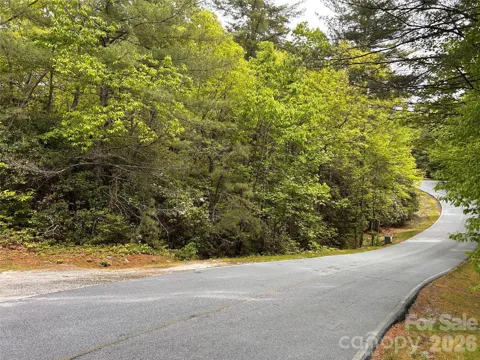 1054 Hawk Mountain Road