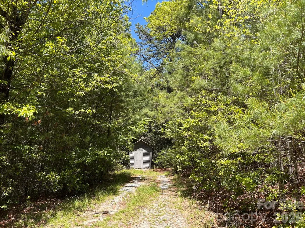 1054 Hawk Mountain Road Lake Toxaway, NC 28747