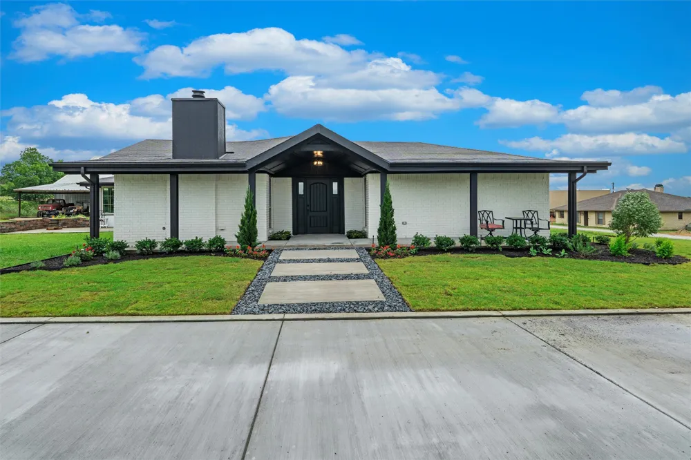 5463 Kelly Drive Roanoke, TX 76262