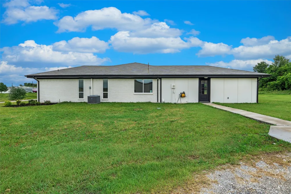 5463 Kelly Drive Roanoke, TX 76262