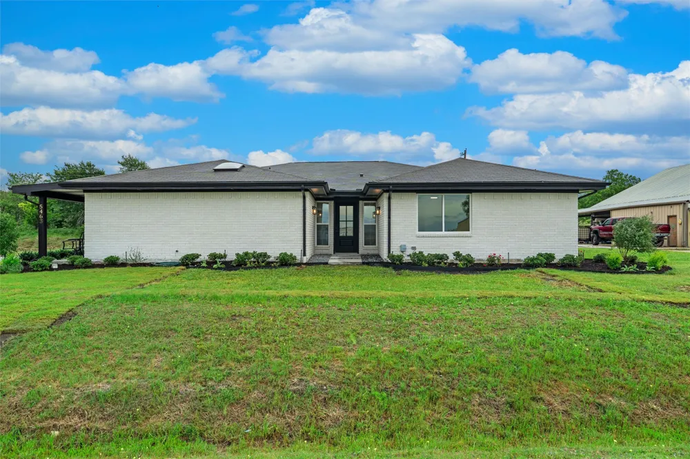 5463 Kelly Drive Roanoke, TX 76262