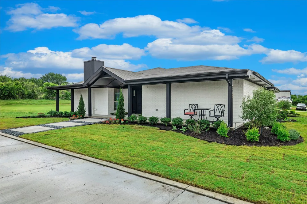 5463 Kelly Drive Roanoke, TX 76262