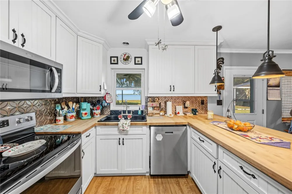 11690 SE 132ND STREET ROAD Ocklawaha, FL 32179