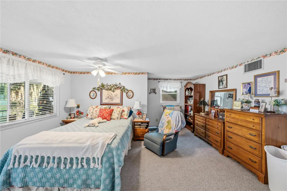 11690 SE 132ND STREET ROAD Ocklawaha, FL 32179
