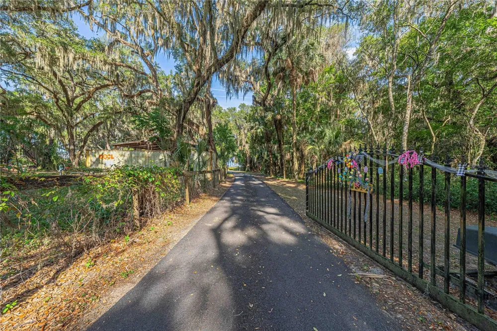 11690 SE 132ND STREET ROAD Ocklawaha, FL 32179