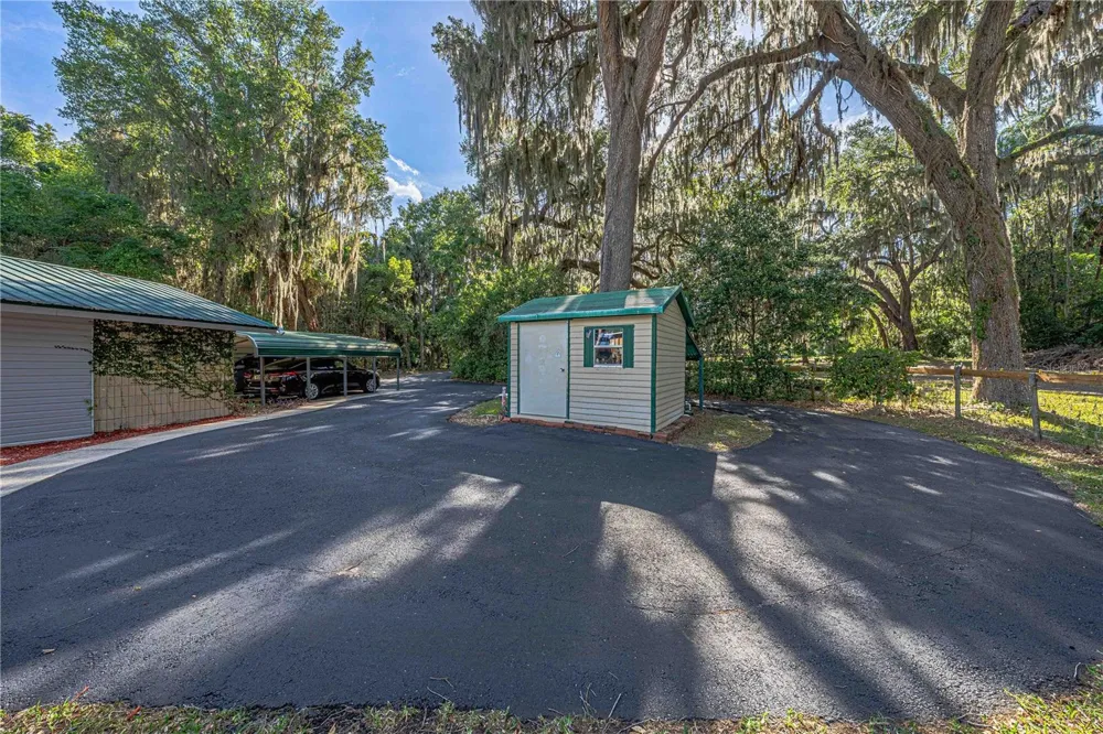 11690 SE 132ND STREET ROAD Ocklawaha, FL 32179
