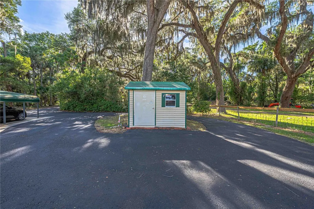 11690 SE 132ND STREET ROAD Ocklawaha, FL 32179