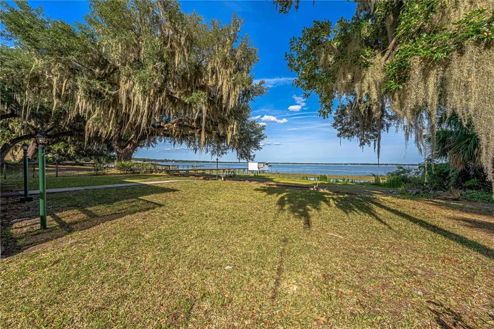 11690 SE 132ND STREET ROAD Ocklawaha, FL 32179