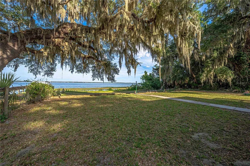 11690 SE 132ND STREET ROAD Ocklawaha, FL 32179