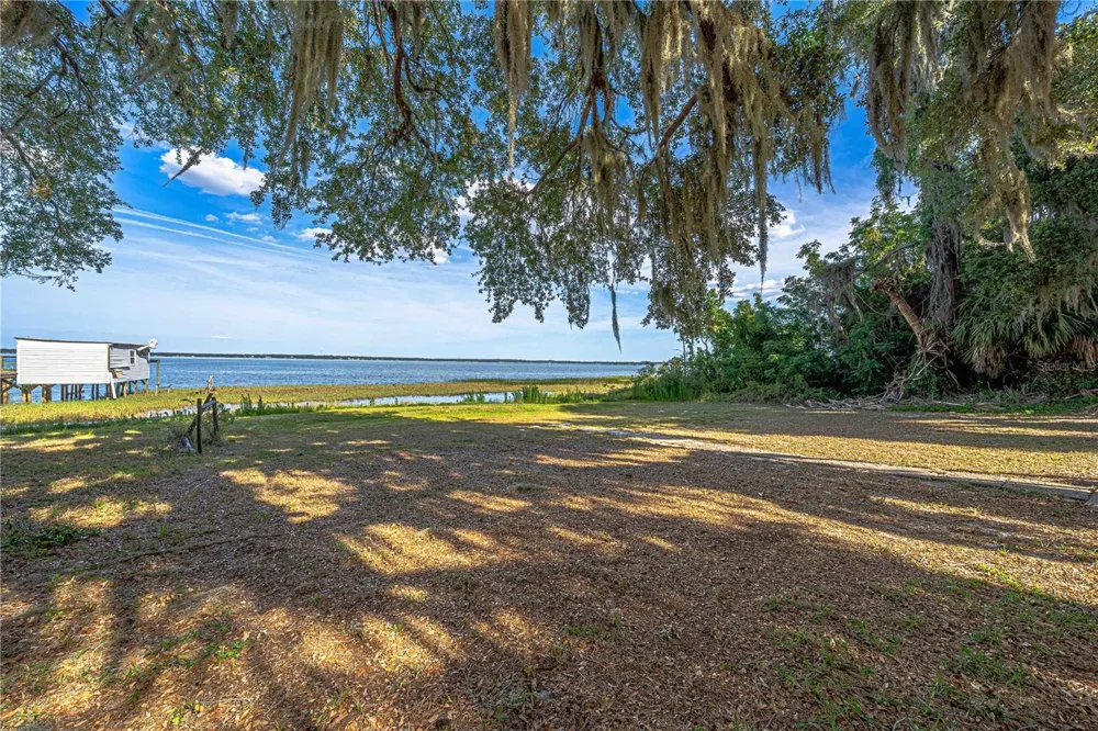 11690 SE 132ND STREET ROAD Ocklawaha, FL 32179