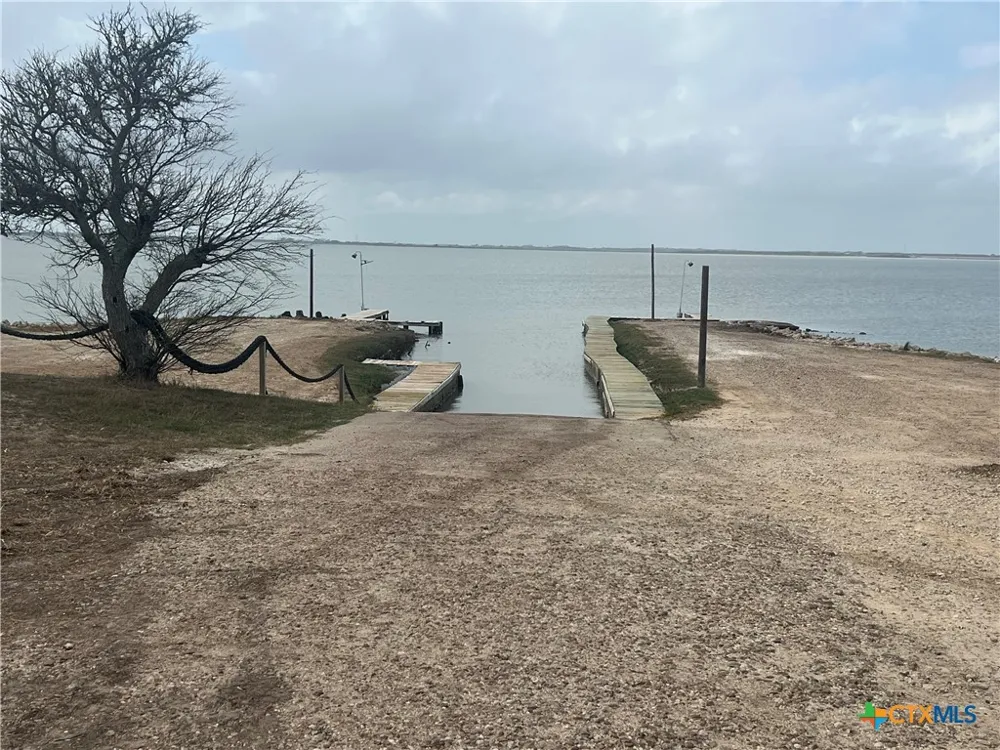 194 Sailfish Palacios, TX 77465