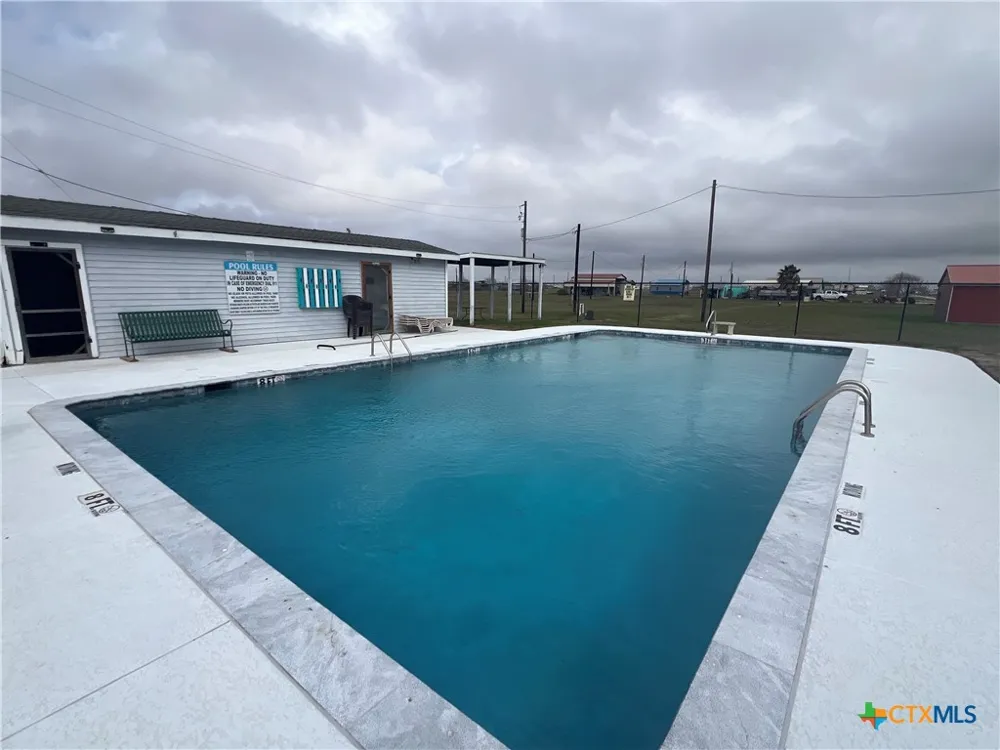 194 Sailfish Palacios, TX 77465