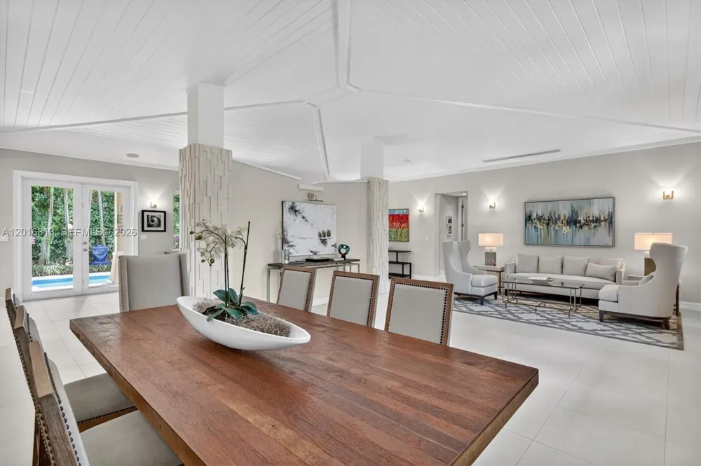 442 Amalfi Ave Coral Gables, FL 33146