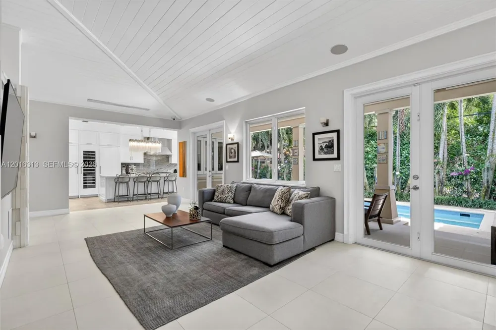 442 Amalfi Ave Coral Gables, FL 33146