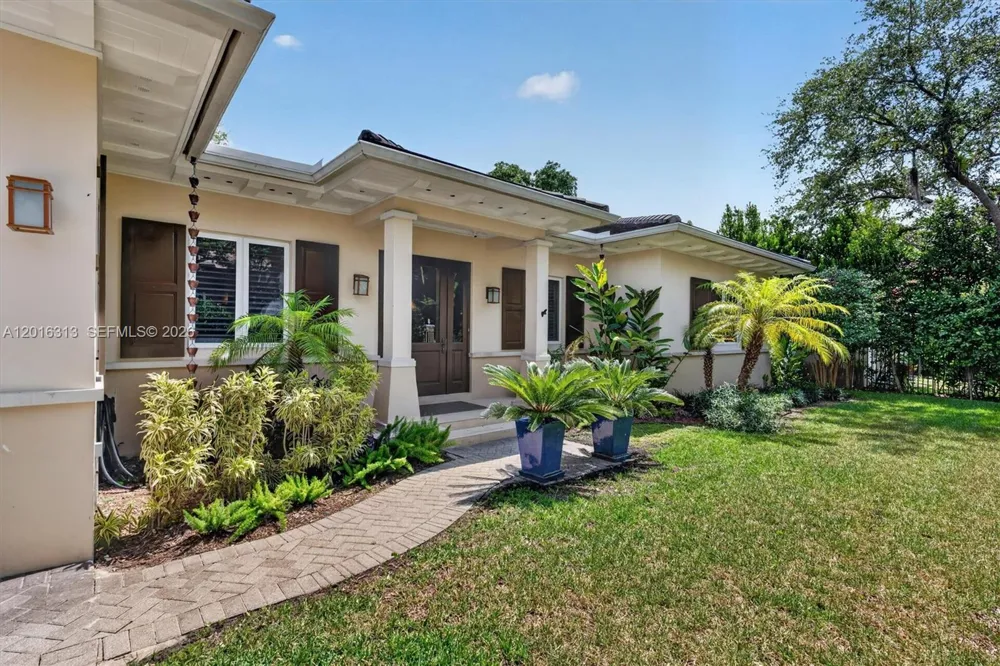 442 Amalfi Ave Coral Gables, FL 33146