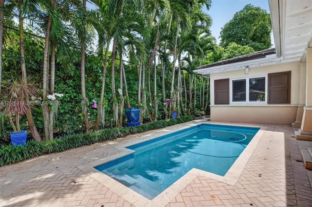 442 Amalfi Ave Coral Gables, FL 33146