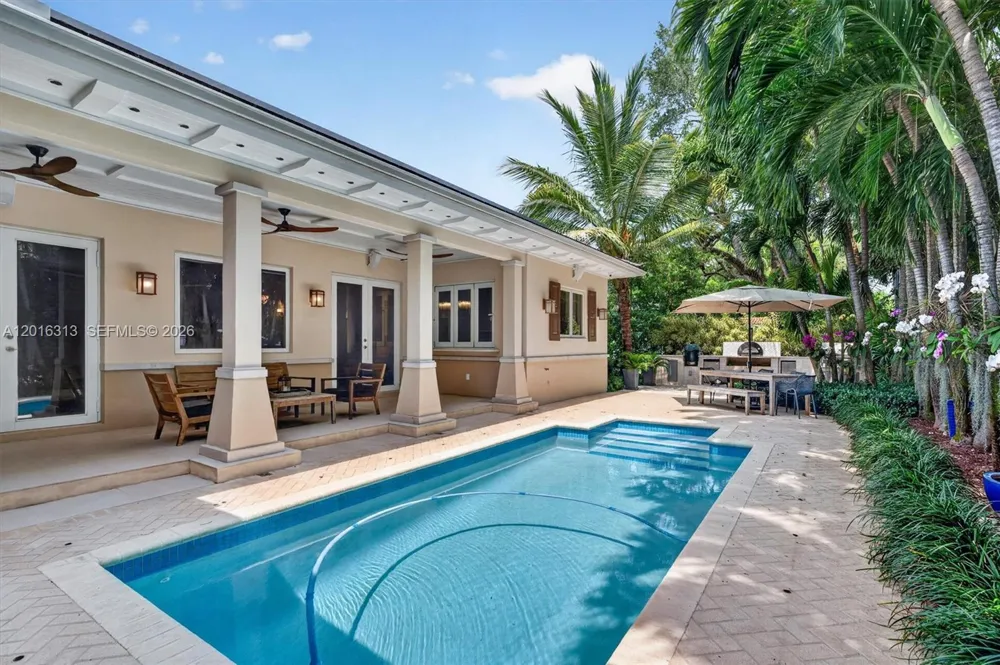 442 Amalfi Ave Coral Gables, FL 33146