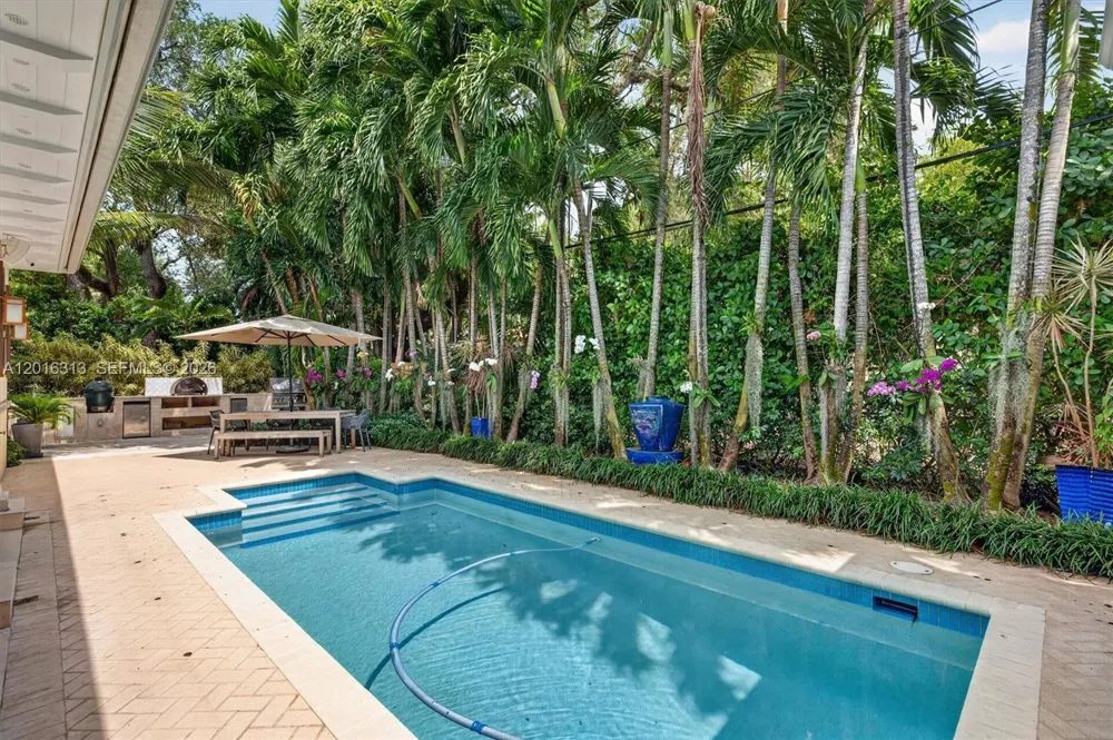 442 Amalfi Ave Coral Gables, FL 33146