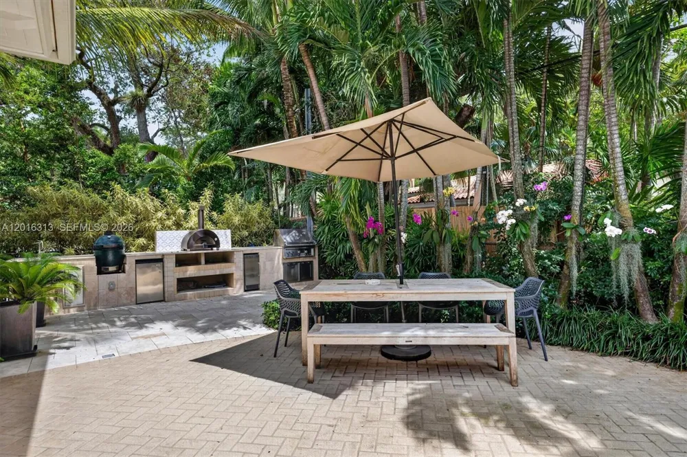 442 Amalfi Ave Coral Gables, FL 33146