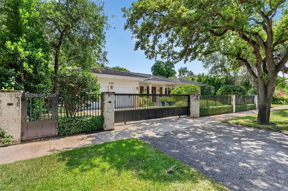 442 Amalfi Ave Coral Gables, FL 33146