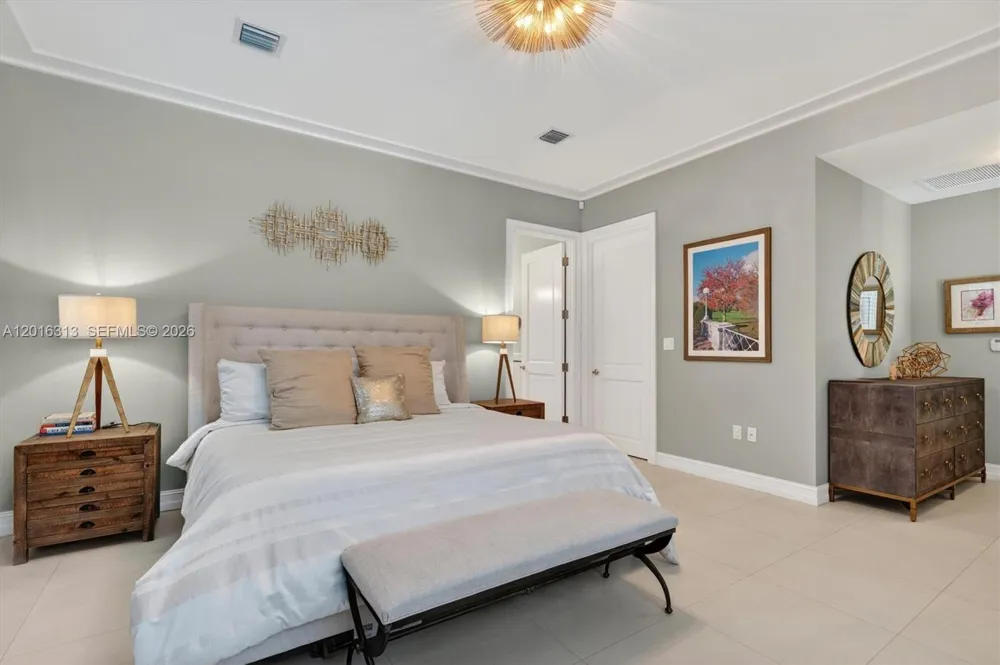 442 Amalfi Ave Coral Gables, FL 33146