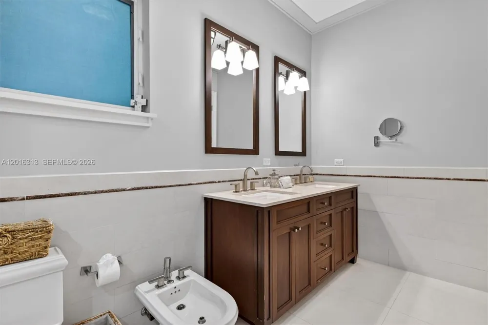 442 Amalfi Ave Coral Gables, FL 33146