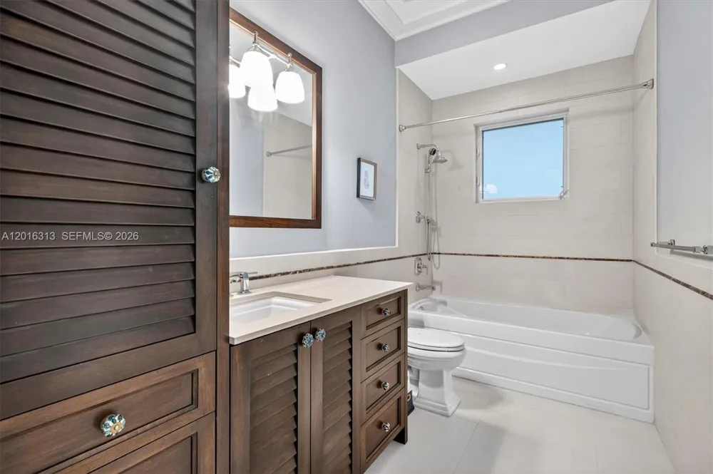 442 Amalfi Ave Coral Gables, FL 33146